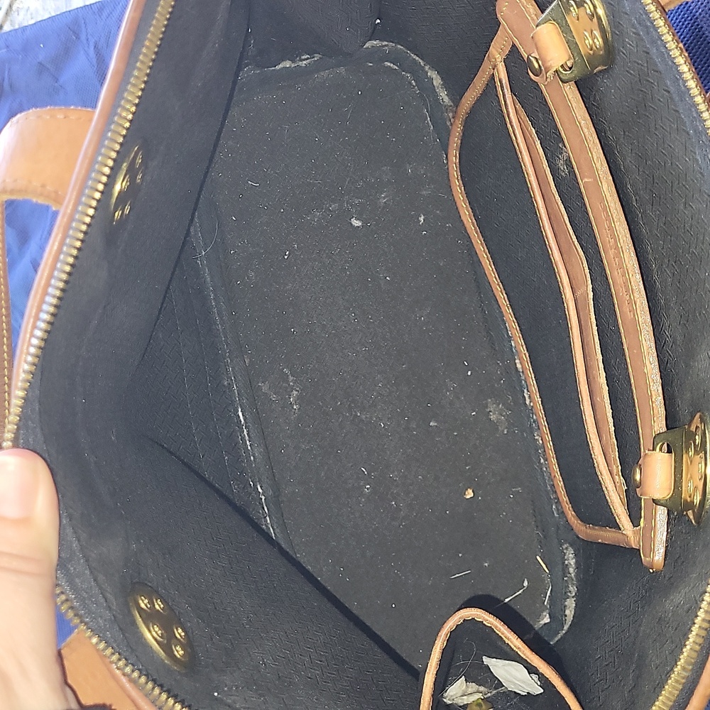 Dooney & Bourke - Picture 4 of 9